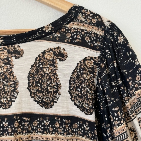 Free People Paisley Tee Shirt Blouse Black Brown XS - Picture 8 of 14